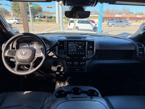 Used 2022 RAM 2500 Tradesman w/ Chrome Appearance Group image 12