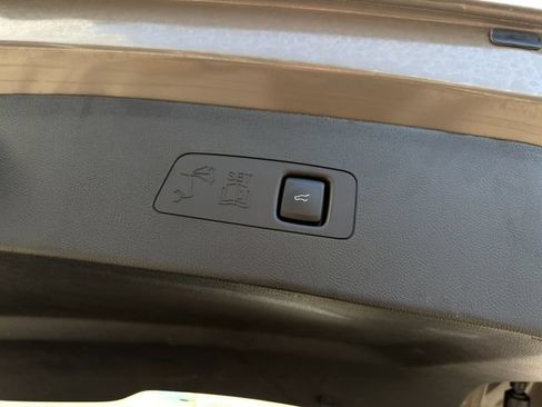 Used 2025 Lincoln Corsair FWD w/ Equipment Group 101A image 45