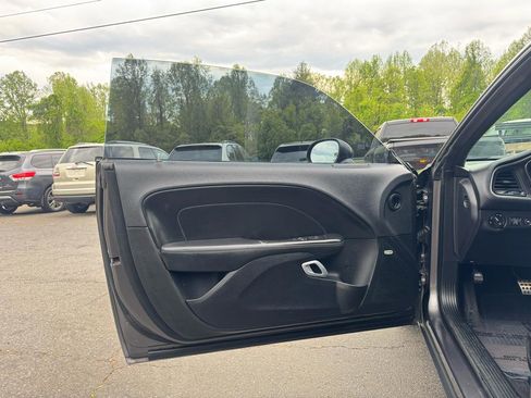 Used 2016 Dodge Challenger SXT Plus RWD image 29