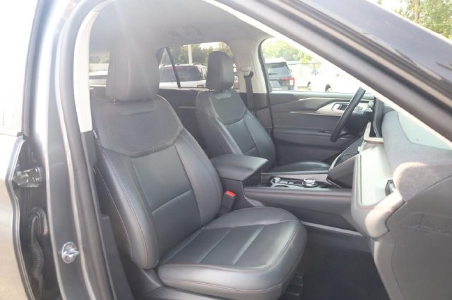 Certified 2025 Ford Explorer Active w/ Active Comfort Package AWD/4WD image 21