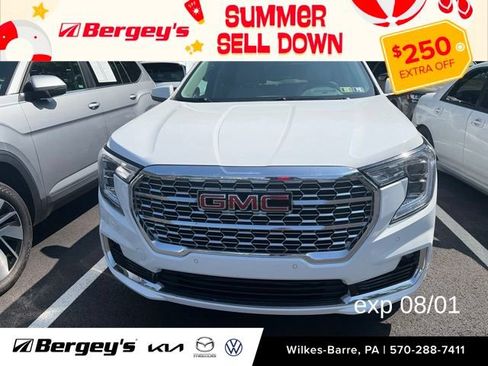 Used 2022 GMC Terrain Denali AWD/4WD image 1