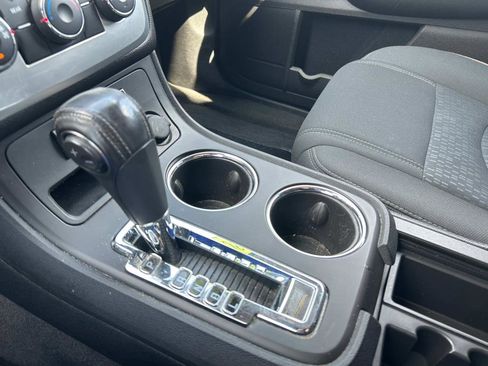 Used 2013 GMC Acadia SLE image 30