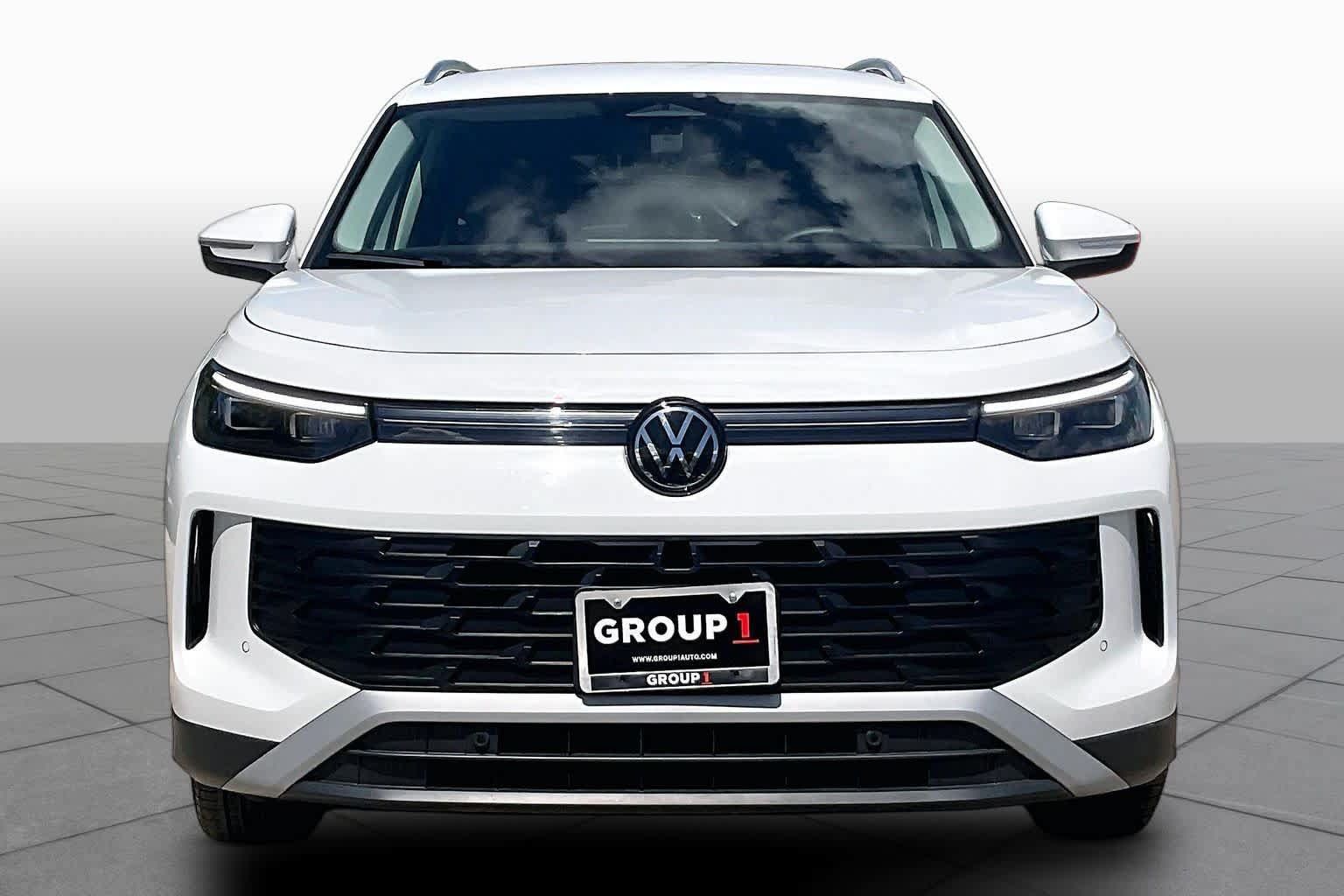 Used 2026 Volkswagen Tiguan SE FWD image 4