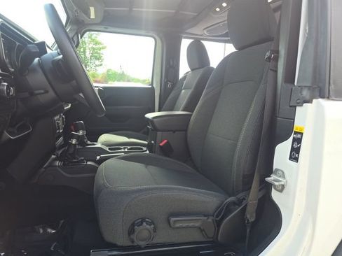 Certified 2025 Jeep Wrangler Sport AWD/4WD image 10