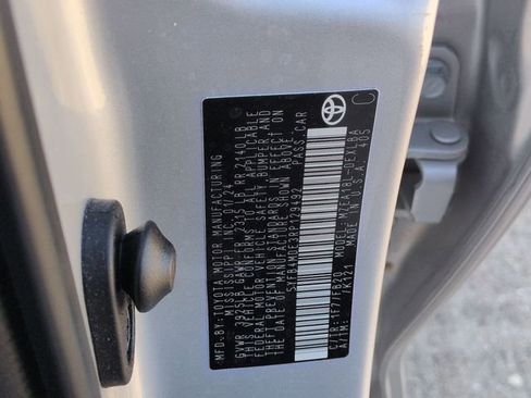 Used 2024 Toyota Corolla LE w/ LE Convenience Package image 33