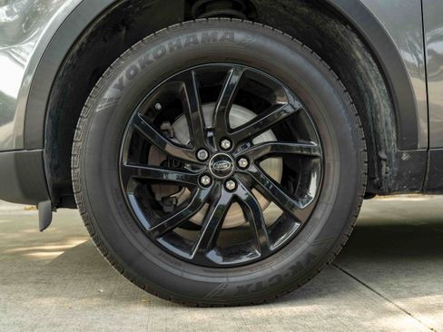 Used 2018 Land Rover Discovery Sport SE AWD/4WD image 14