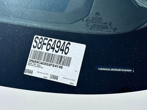 Used 2025 BMW 330i Sedan w/ Premium Package image 16