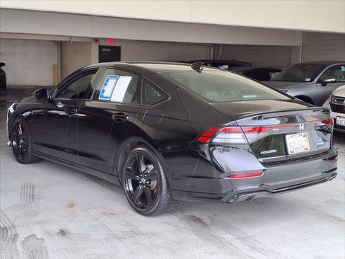 Used 2023 Honda Accord Sport image 6