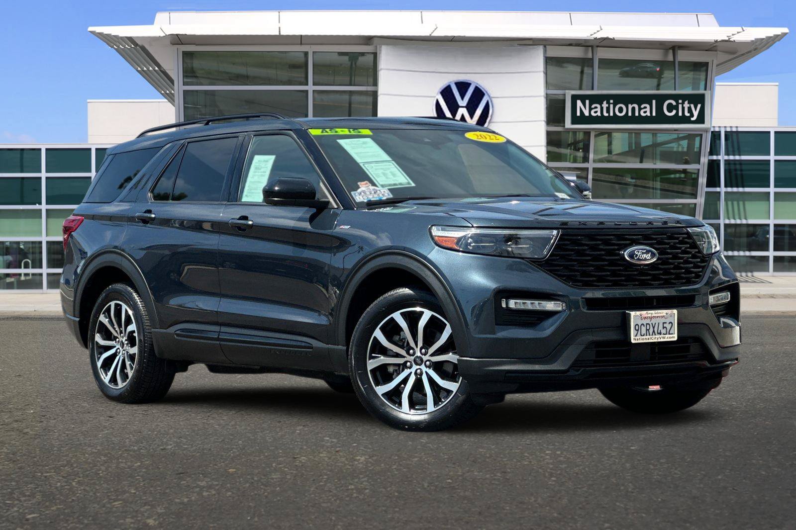 Used 2022 Ford Explorer ST-Line w/ Class IV Trailer Tow Package AWD/4WD image 2