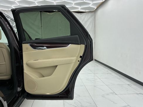 Used 2018 Cadillac XT5 Luxury w/ Driver Awareness Package FWD image 25