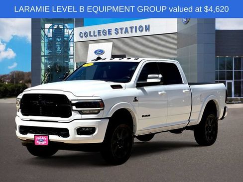 Used 2022 RAM 2500 Laramie AWD/4WD image 2
