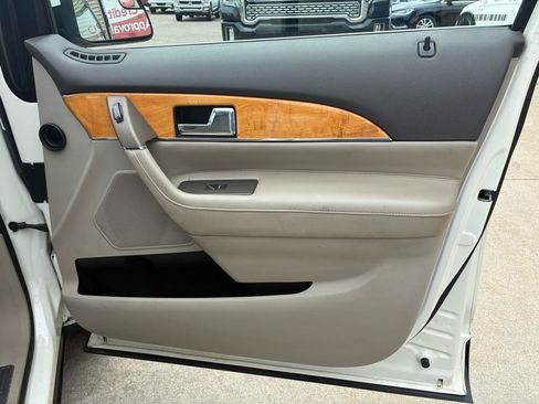 Used 2013 Lincoln MKX AWD w/ Wood Pkg image 15
