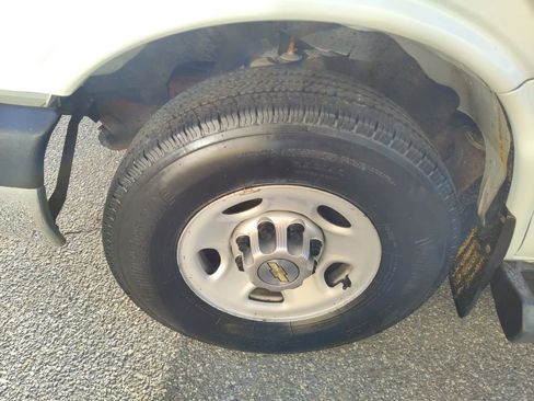 Used 2012 Chevrolet Express 3500 image 25