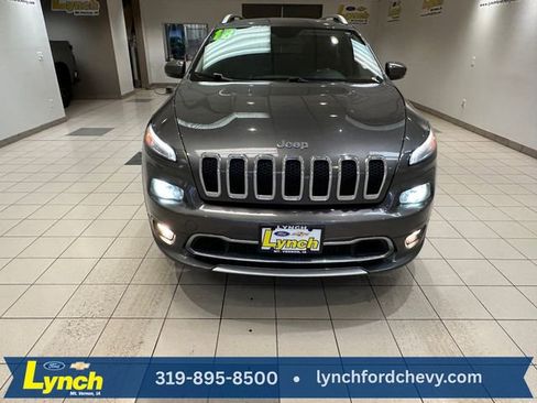 Used 2018 Jeep Cherokee Overland image 29