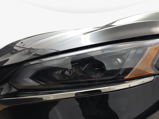 Used 2024 Nissan Altima 2.5 SR w/ SR Premium Package FWD image 32