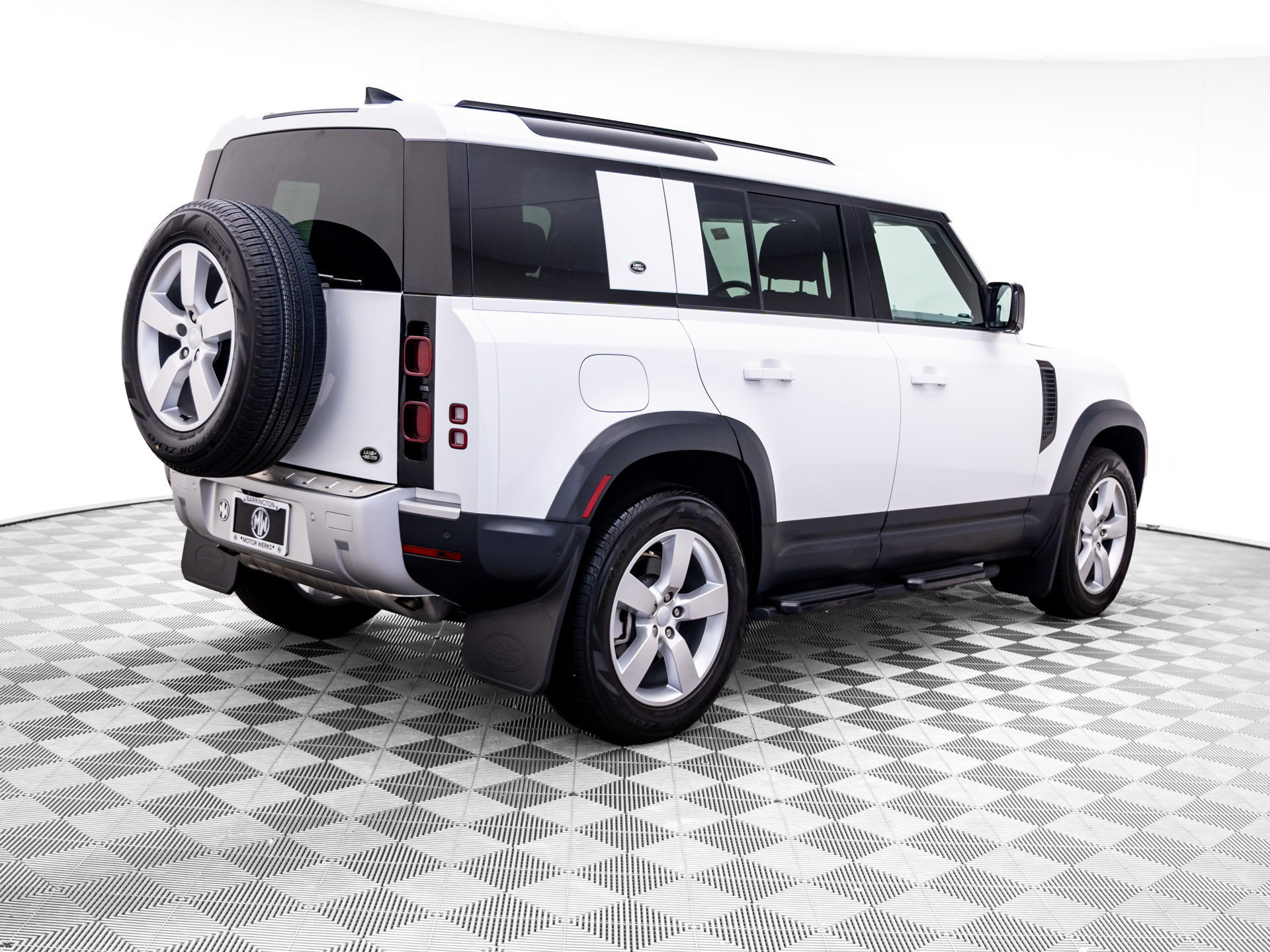 Used 2023 Land Rover Defender 110 SE AWD/4WD image 5