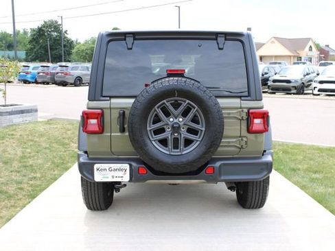 Used 2026 Jeep Wrangler Unlimited Sport AWD/4WD image 33