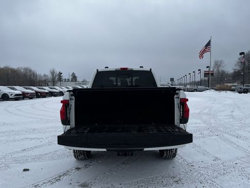 Used 2023 Ford F150 Lightning Platinum image 10