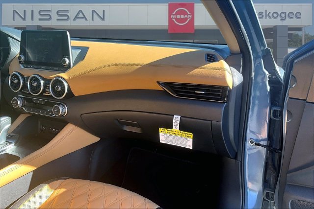 Used 2025 Nissan Sentra SV w/ SV Premium Package FWD image 26