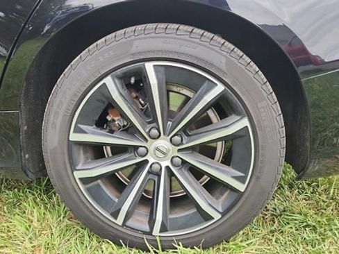 Used 2023 Volvo S60 T8 Plus AWD/4WD image 9