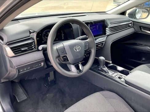 Used 2025 Toyota Camry LE image 14