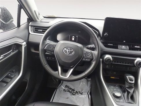 Used 2024 Toyota RAV4 Limited image 12