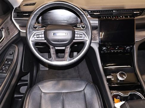 Used 2021 Jeep Grand Cherokee L Limited AWD/4WD image 23