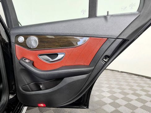 Used 2015 Mercedes-Benz C 400 4MATIC image 38