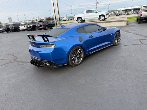 Used 2017 Chevrolet Camaro SS RWD image 5