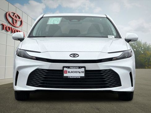 Used 2026 Toyota Camry LE image 8