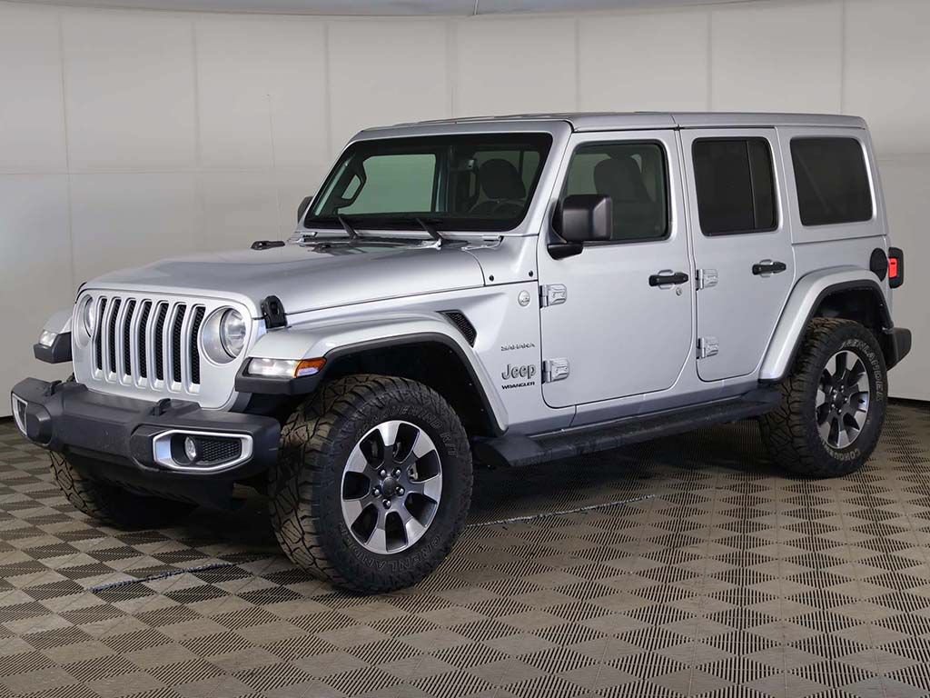 Used 2023 Jeep Wrangler Unlimited Sahara w/ Cold Weather Group AWD/4WD image 6