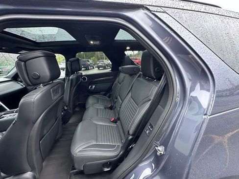 Used 2024 Land Rover Discovery Metropolitan Edition AWD/4WD image 11