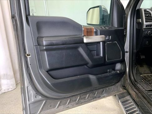 Used 2015 Ford F150 Lariat RWD image 21