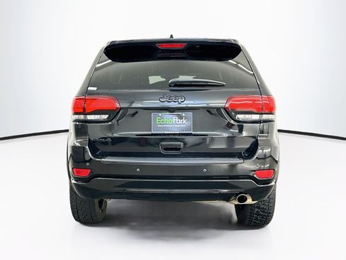 Used 2022 Jeep Grand Cherokee Laredo X AWD/4WD image 7