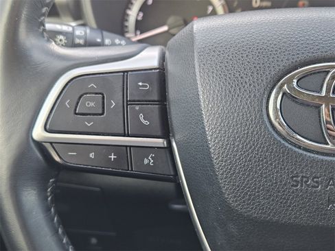 Used 2023 Toyota Highlander LE image 27