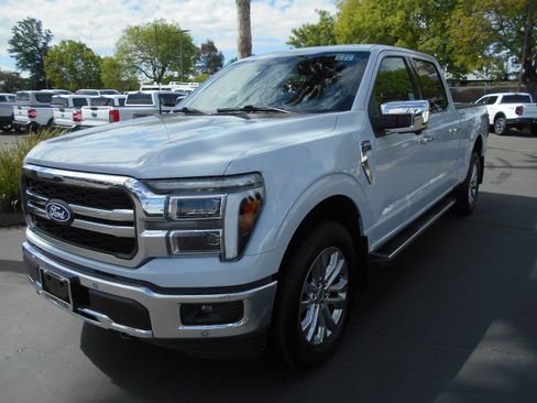Used 2025 Ford F150 Lariat w/ Tow/Haul Package AWD/4WD image 1