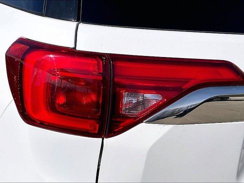 Used 2019 GMC Acadia SLT AWD/4WD image 22
