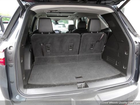 Used 2019 Chevrolet Traverse LT w/ LT Premium Package AWD/4WD image 25