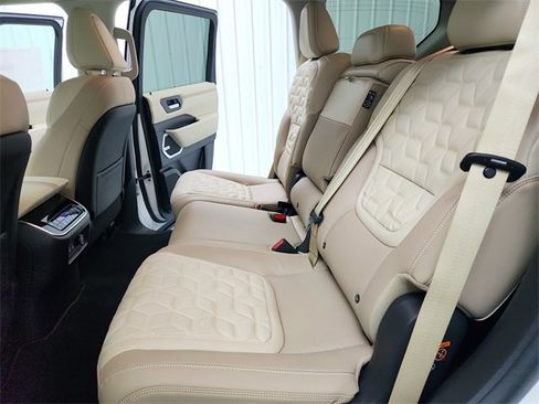 New 2026 Nissan Armada Platinum image 34