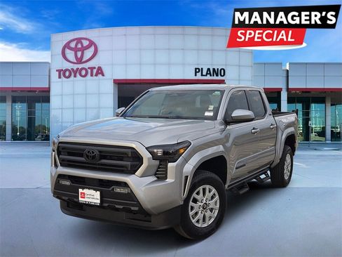 Certified 2025 Toyota Tacoma SR5 image 1