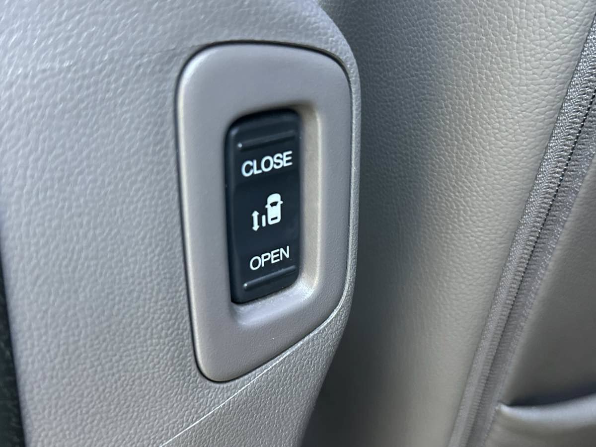Used 2016 Honda Odyssey EX-L image 23