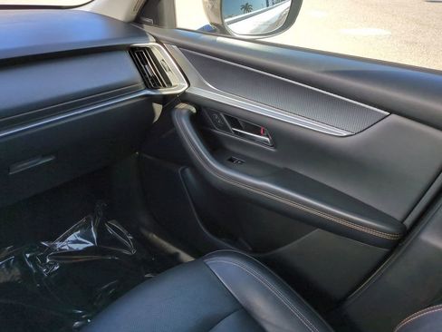 Used 2024 MAZDA CX-90 3.3 Turbo w/ Premium Package image 17