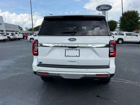 Used 2024 Ford Expedition Limited AWD/4WD image 5