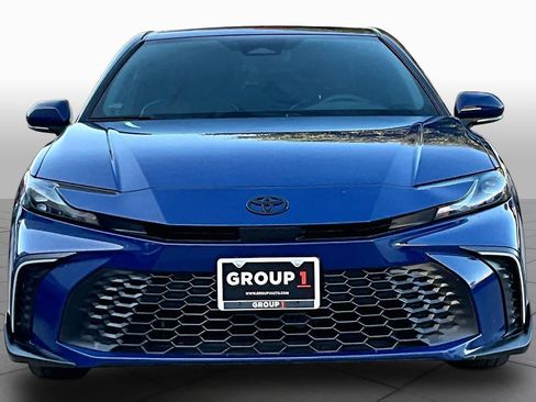 Used 2025 Toyota Camry SE w/ Convenience Package FWD image 4