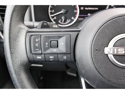 Used 2023 Nissan Rogue S FWD image 11