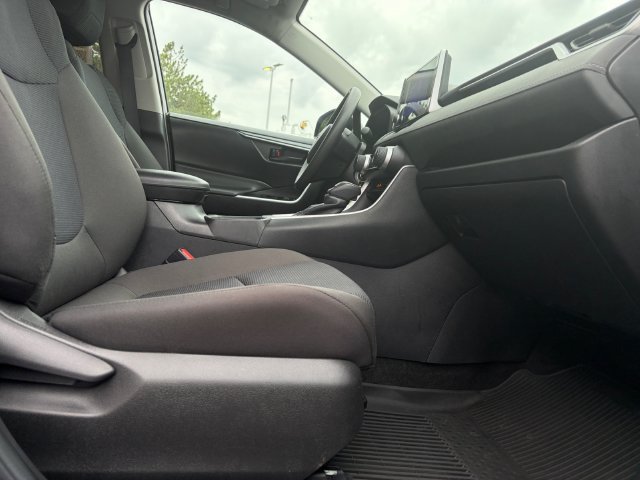 Used 2024 Toyota RAV4 LE AWD/4WD image 19