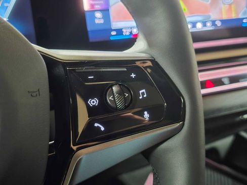 Used 2024 BMW i5 eDrive40i w/ Premium Package image 35