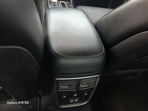 Used 2017 Chrysler 300 C AWD/4WD image 27