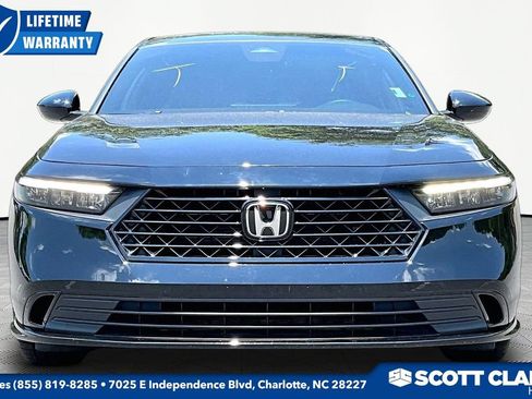 Used 2025 Honda Accord Sport image 2