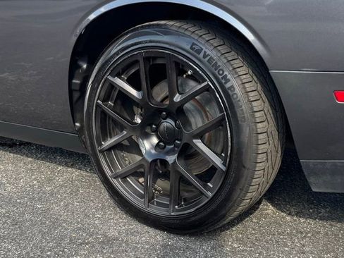 Used 2016 Dodge Challenger R/T Scat Pack w/ Leather Interior Group RWD image 17